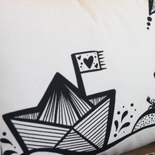 Load image into Gallery viewer, organic cotton cushion cover design detail 
